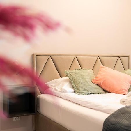 Apartament Smile - Z Prywatnym Monitorowanym Parkingiem By Spaceapart Еленя-Гура Экстерьер фото