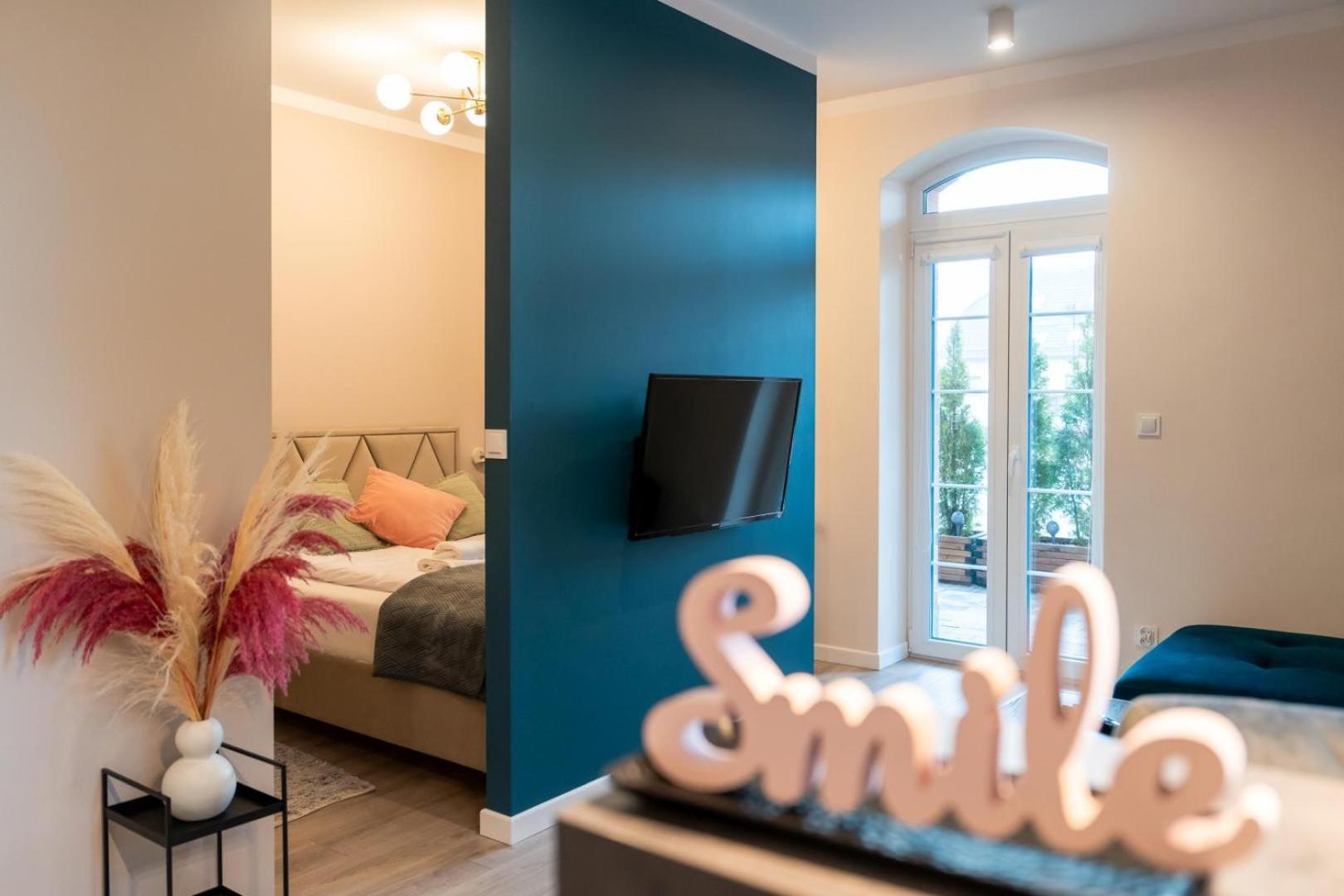 Apartament Smile - Z Prywatnym Monitorowanym Parkingiem By Spaceapart Еленя-Гура Экстерьер фото
