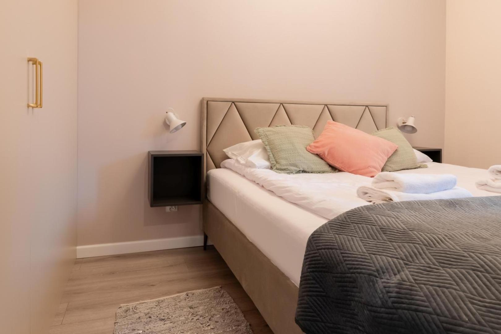 Apartament Smile - Z Prywatnym Monitorowanym Parkingiem By Spaceapart Еленя-Гура Экстерьер фото